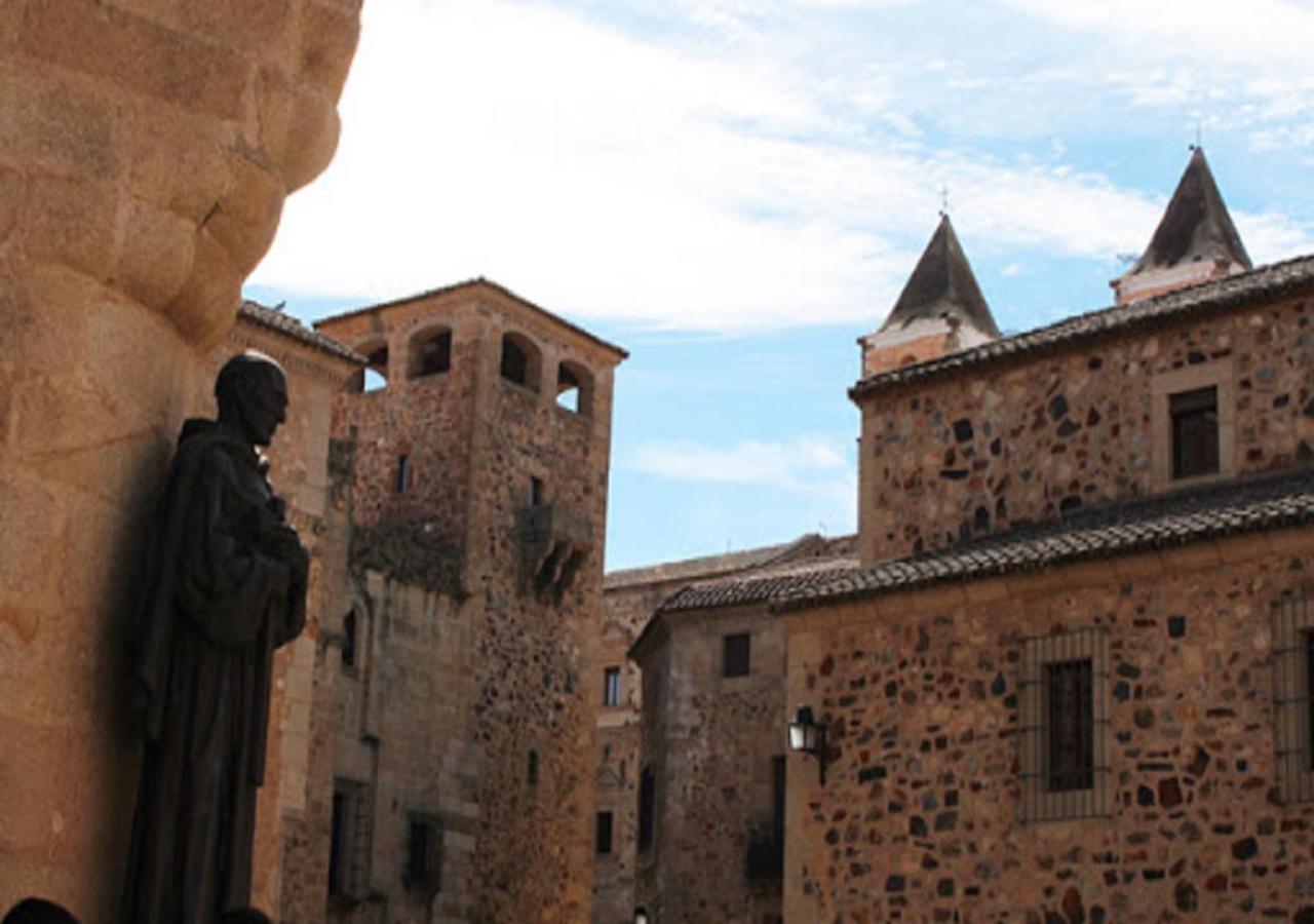 Apartamento Turistico Muralla De Caces エクステリア 写真