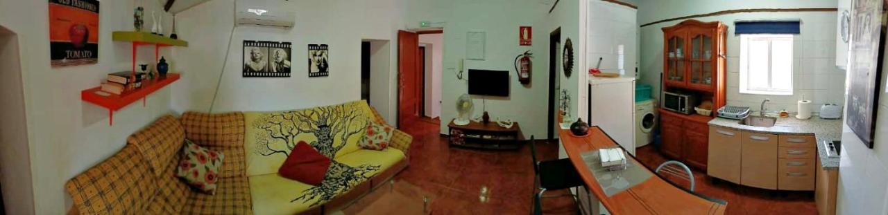 Apartamento Turistico Muralla De Caces エクステリア 写真